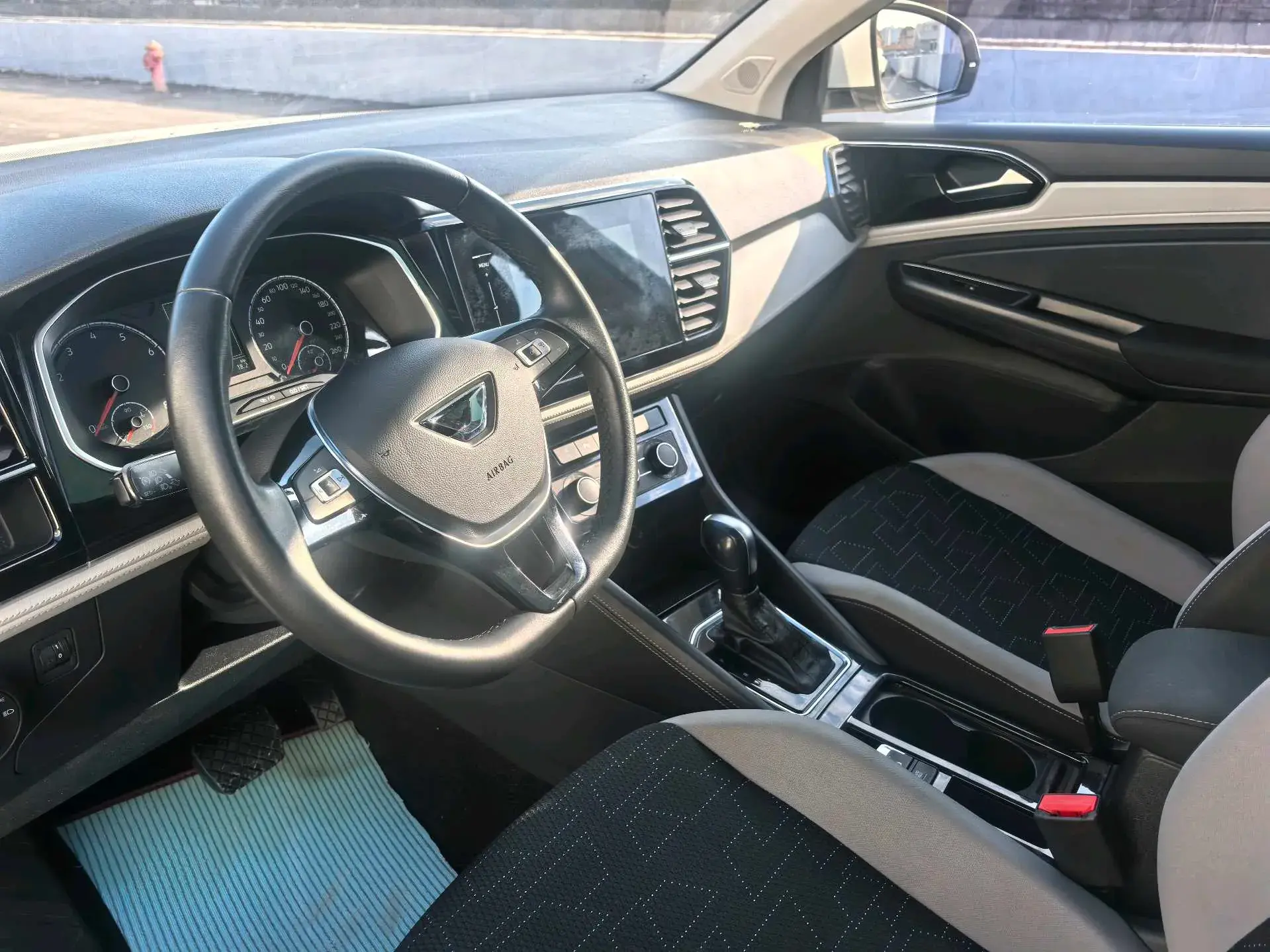 2023 JETTA VS7 thumbnail 4