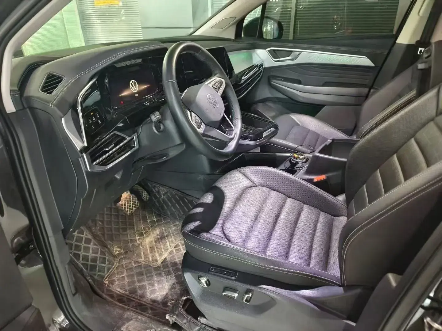 2023 VOLKSWAGEN TALAGON thumbnail 4