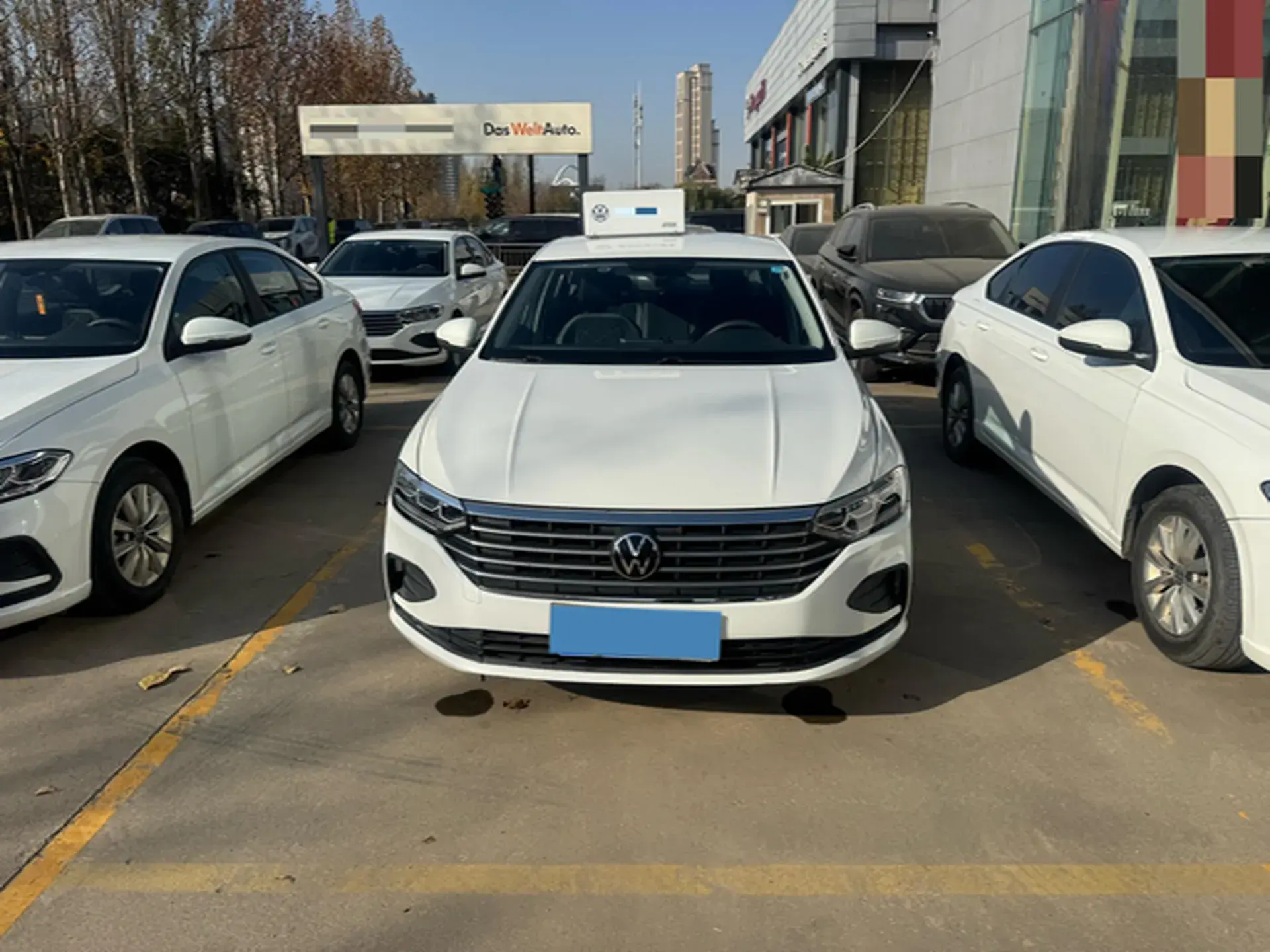 2023 VOLKSWAGEN LAVIDA thumbnail 2