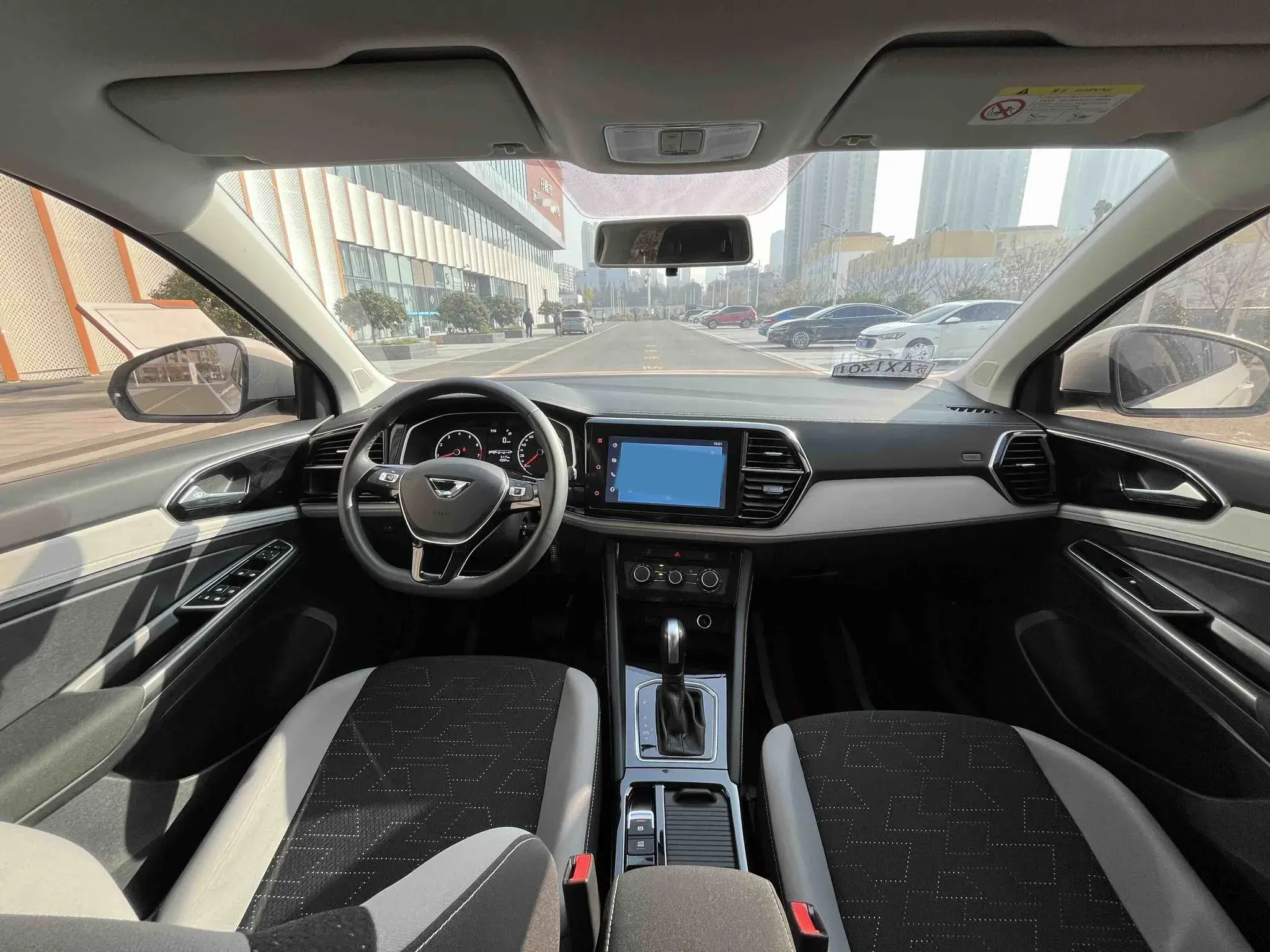 2023 JETTA VS5 thumbnail 4