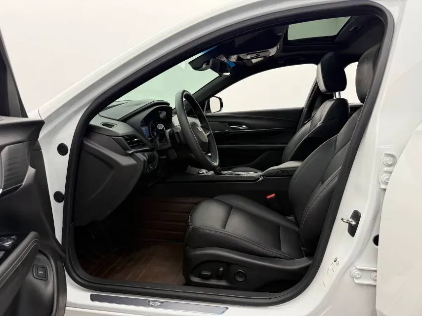 2021 Cadillac CT4 2.0T 237HP L4 8AT,autocango,china used car exporter,china ev exporter,chinese used car exporter,chinese used ev exporter