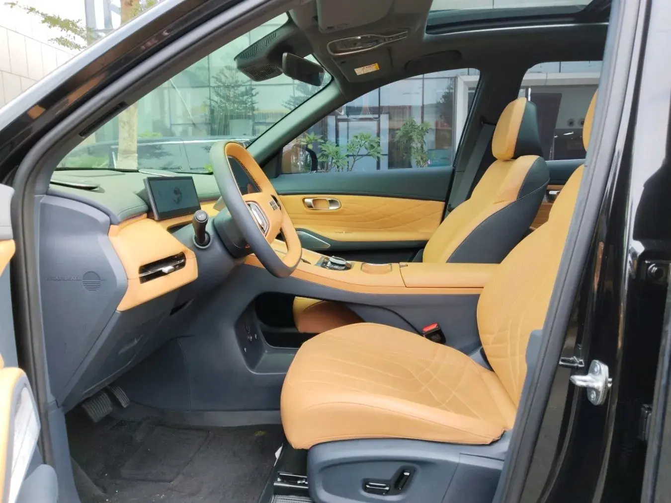 2025 GEELY GALAXY thumbnail 4