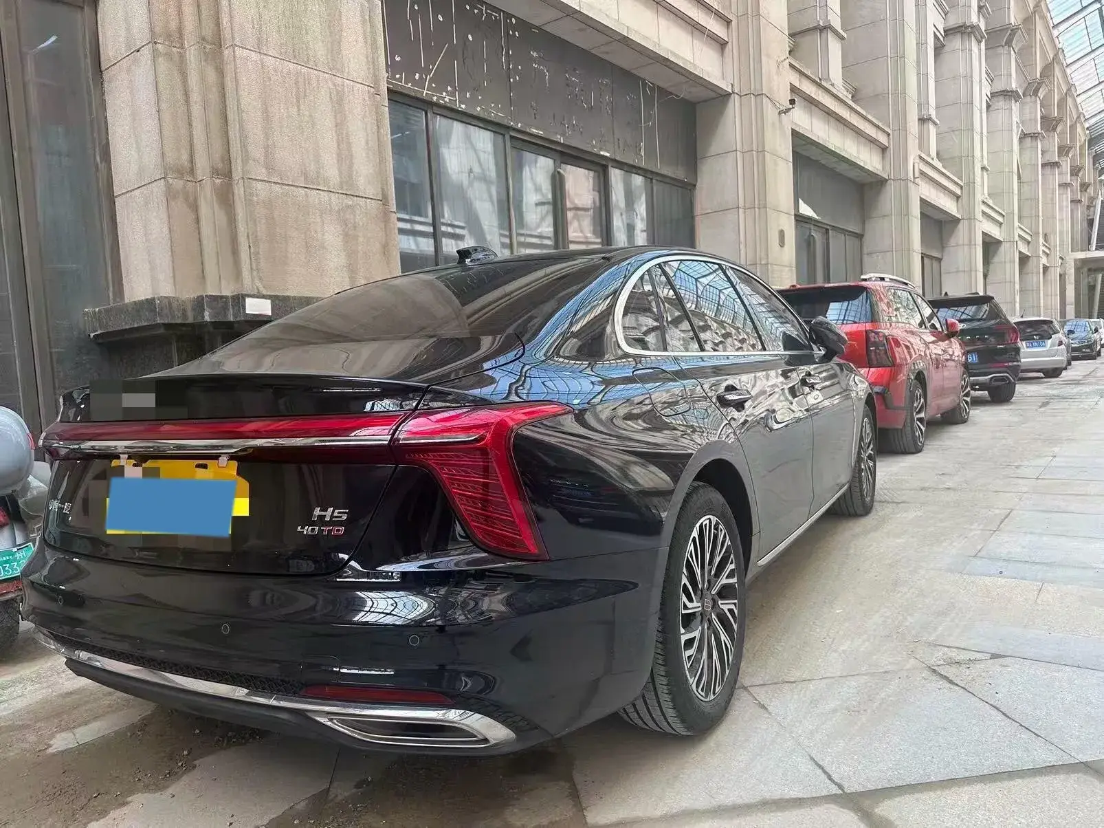 2023 HONGQI H5 thumbnail 4