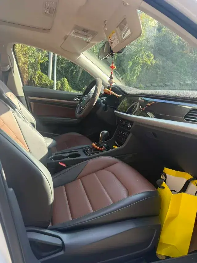 2021 VOLKSWAGEN LAVIDA thumbnail 4