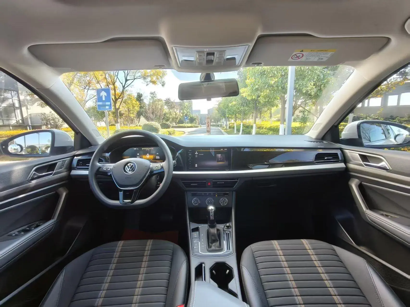 2022 VOLKSWAGEN LAVIDA thumbnail 4