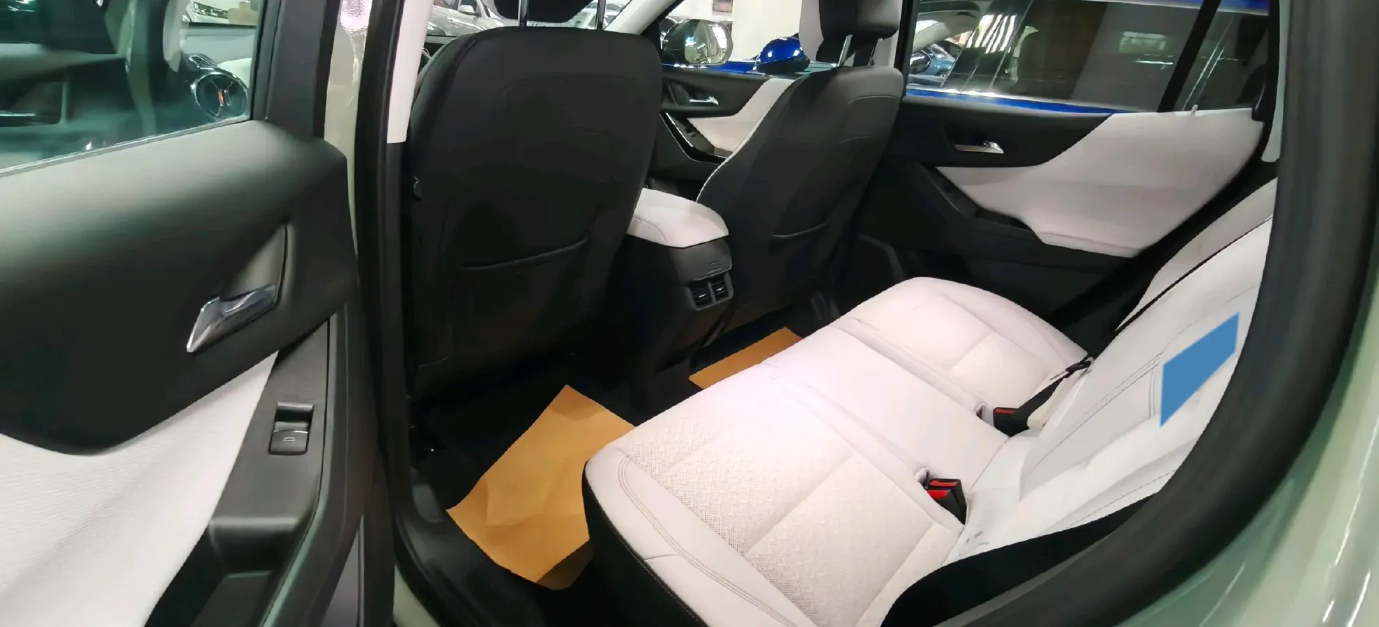 2024 Chevrolet EquinoxPlus 1.5T 180HP L4 2DHT PHEV 24.4KWH,autocango,china used car exporter,china ev exporter,chinese used car exporter,chinese used ev exporter