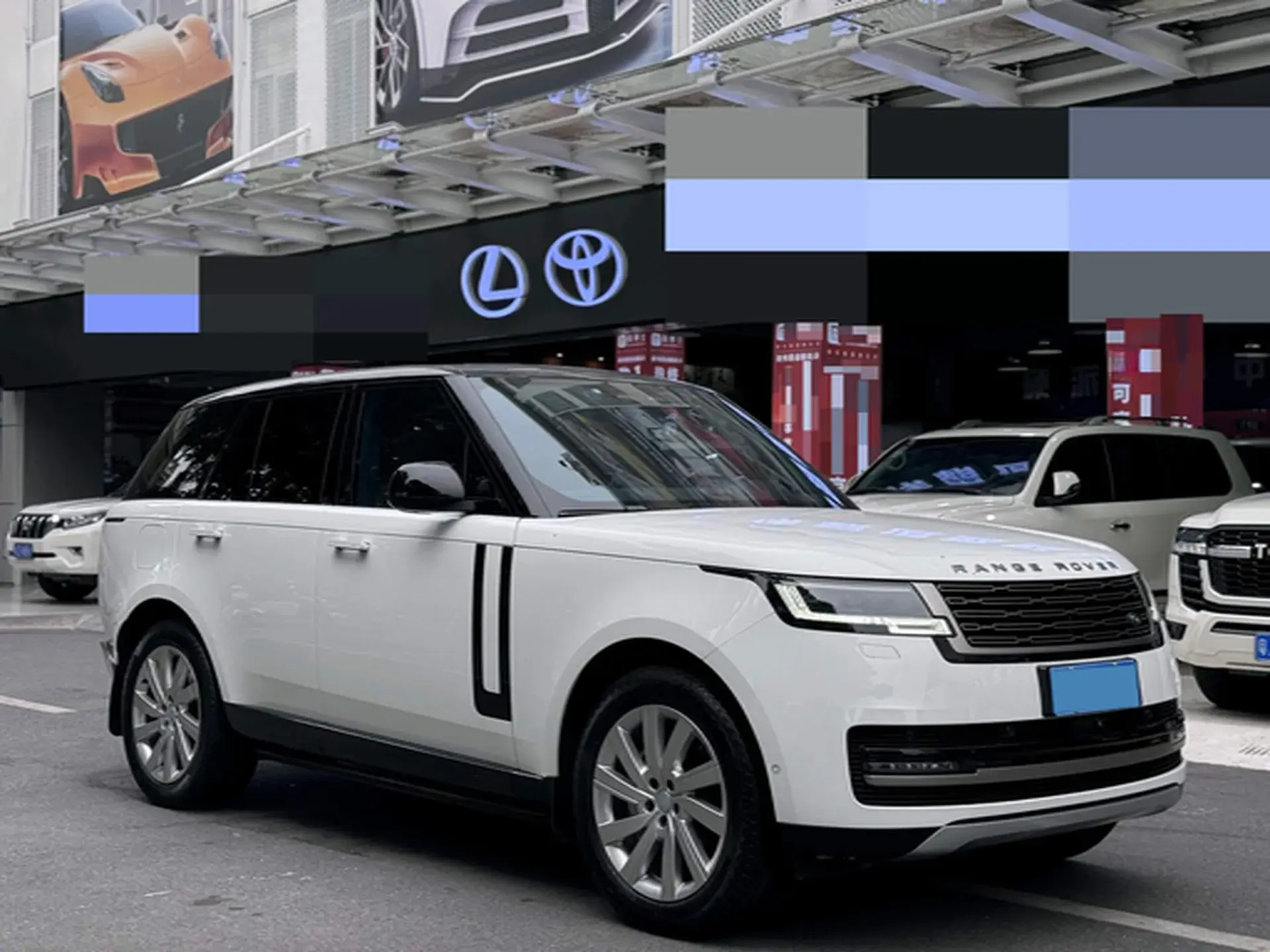 2024 LAND ROVER thumbnail 3