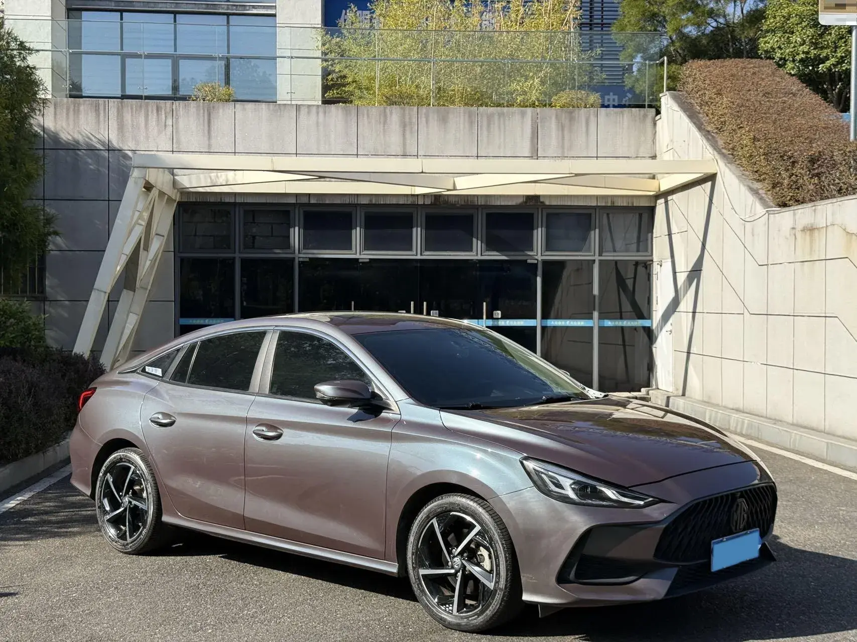 2021 MG 5 thumbnail 3