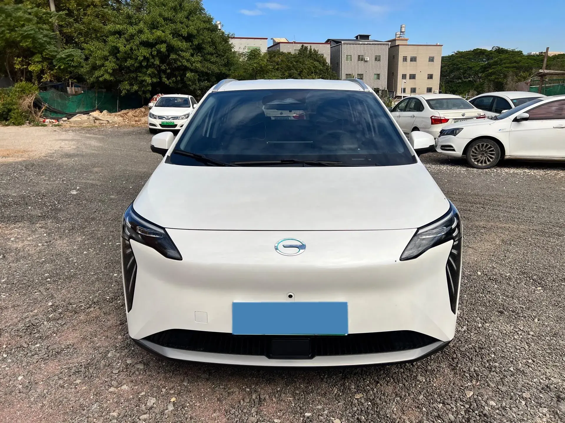 2025 AION Y thumbnail 2