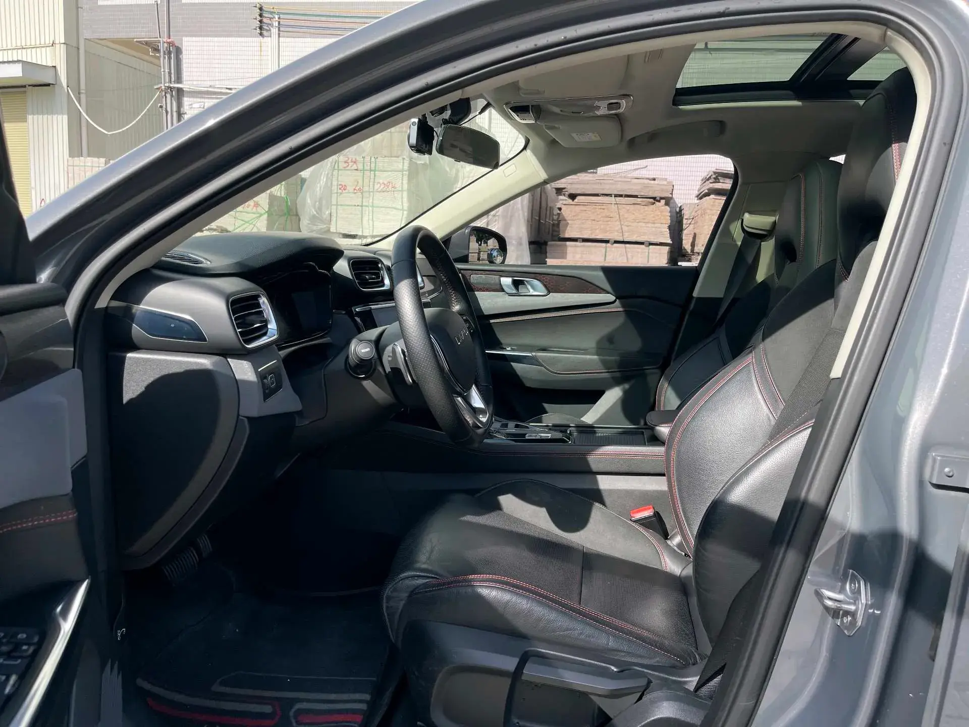 2018 LYNK&CO 02 thumbnail 4