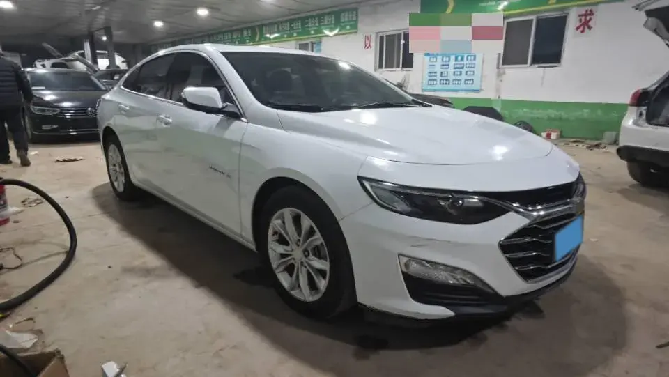 2022 CHEVROLET MALIBU thumbnail 3