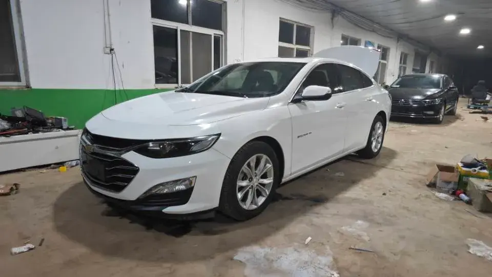 2022 CHEVROLET MALIBU view 1