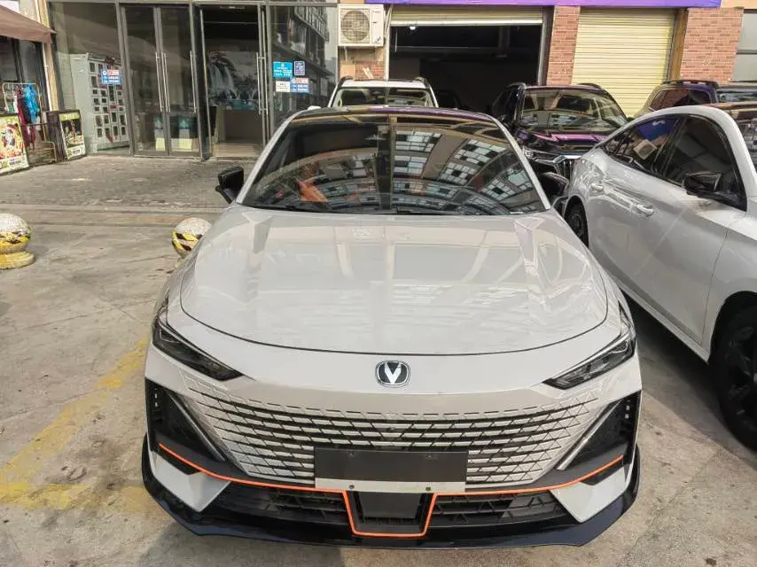 2023 CHANGAN UNI-V thumbnail 2