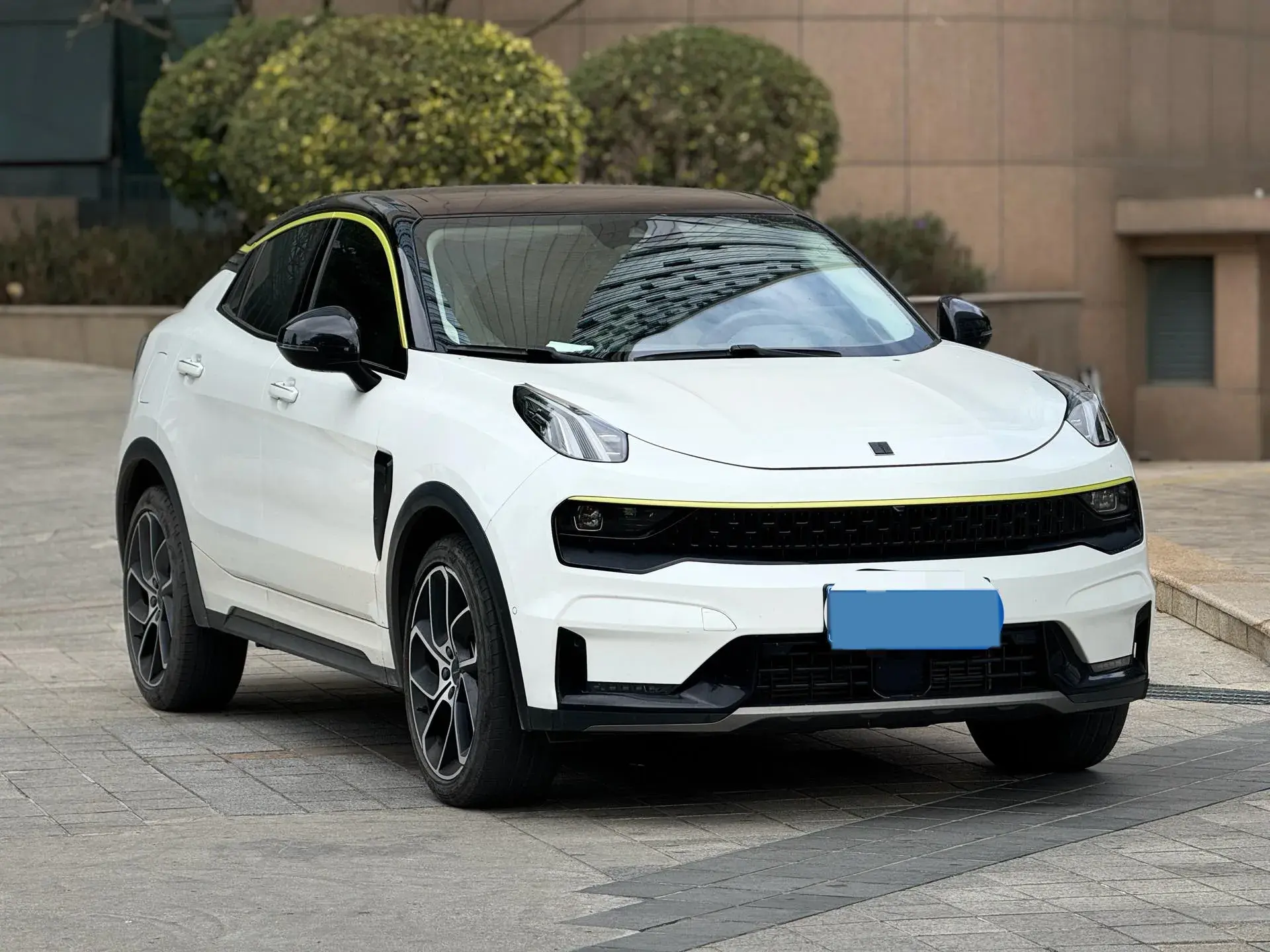 2020 LYNK&CO 05 thumbnail 3