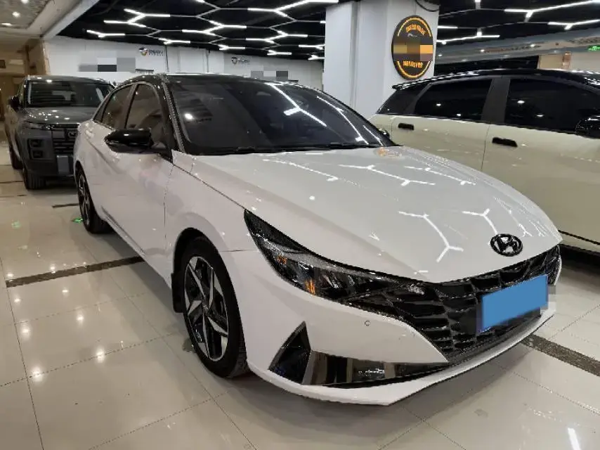2023 HYUNDAI ELANTRA thumbnail 4