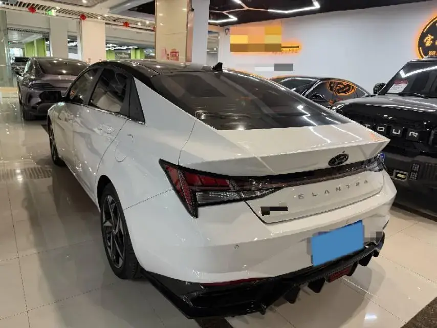 2023 HYUNDAI ELANTRA thumbnail 2