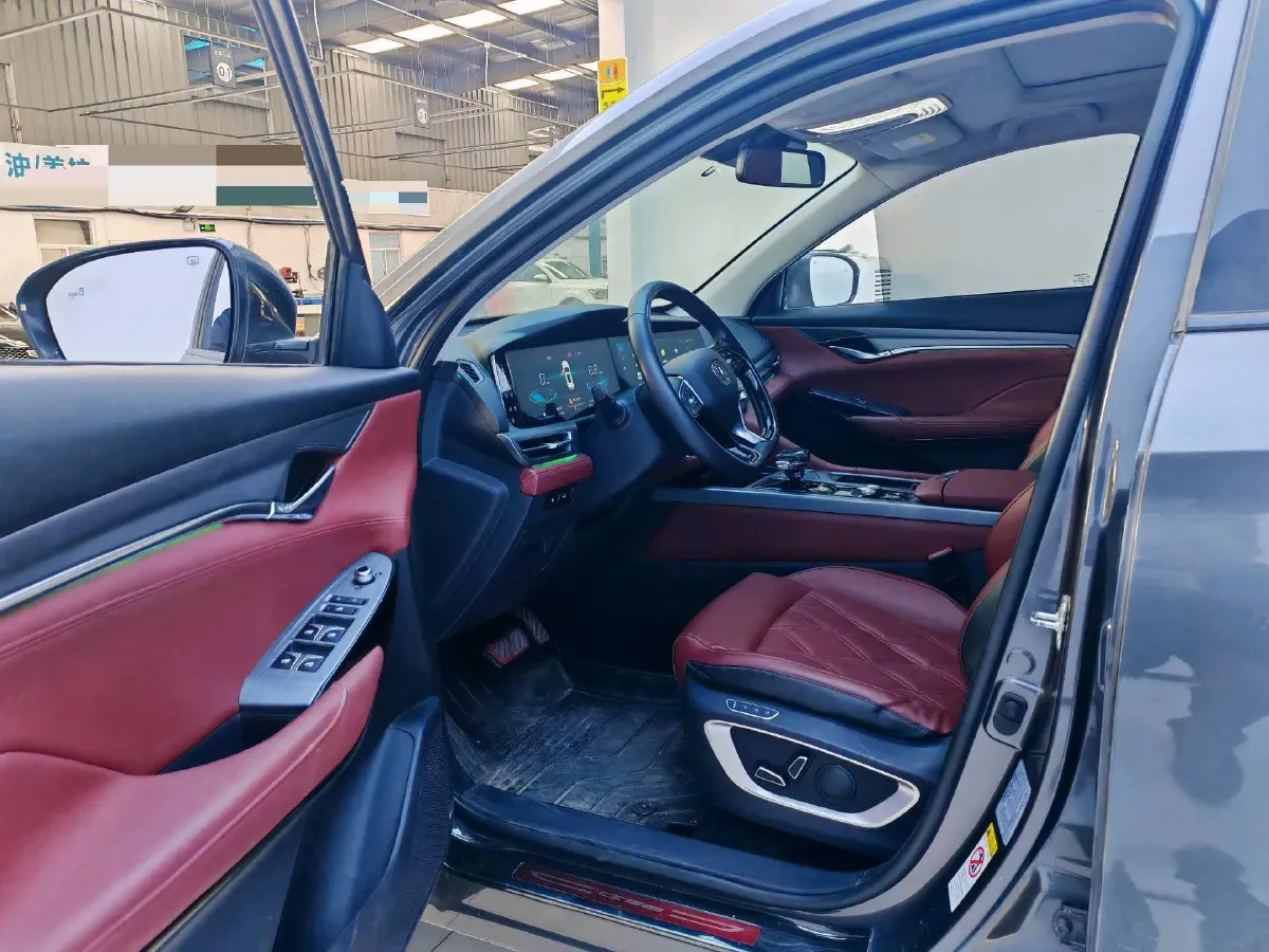 2021 ChangAn CS75 Plus 2.0T 233HP L4 8AT,autocango,china used car exporter,china ev exporter,chinese used car exporter,chinese used ev exporter