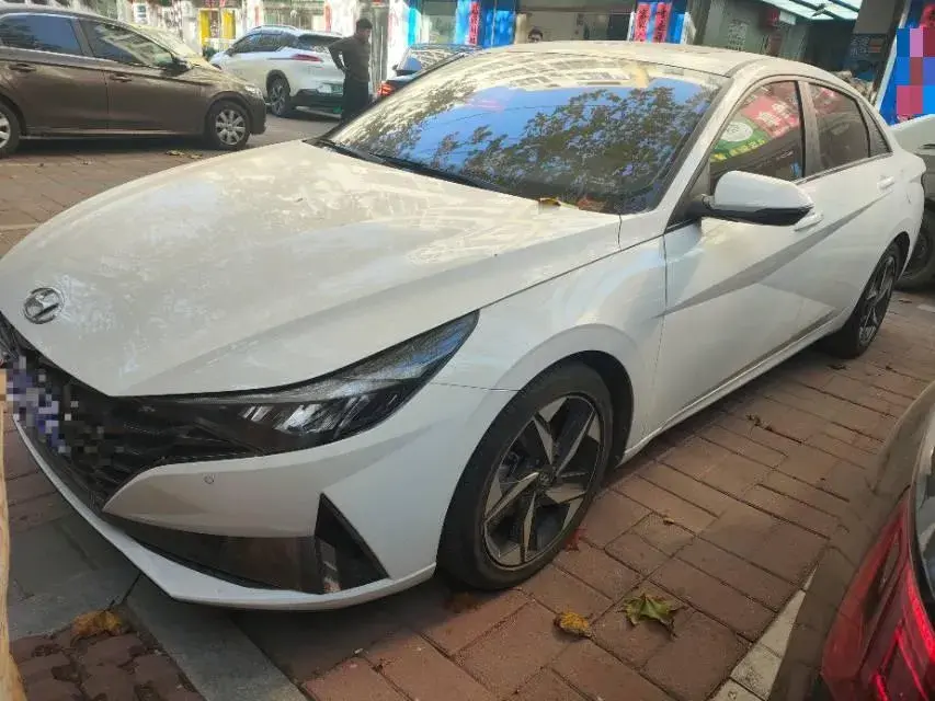 2022 HYUNDAI ELANTRA view 1