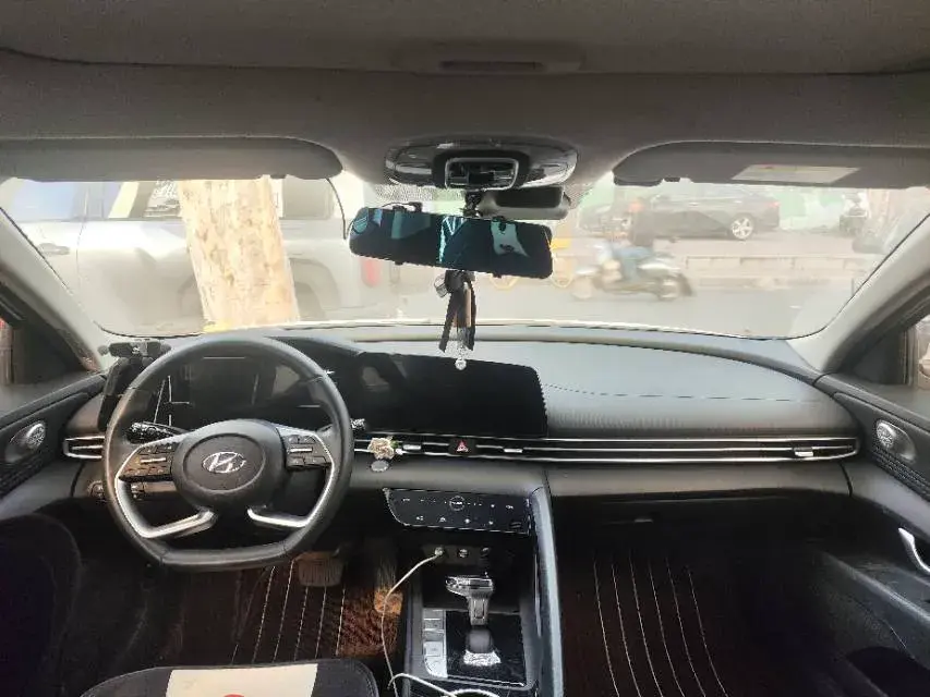 2022 HYUNDAI ELANTRA thumbnail 4