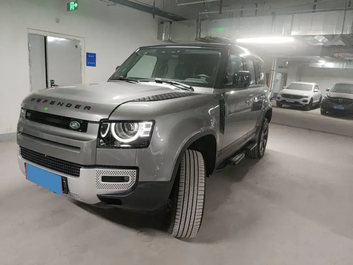 2023 Land Rover Defender 3.0T 400HP L6 8AT