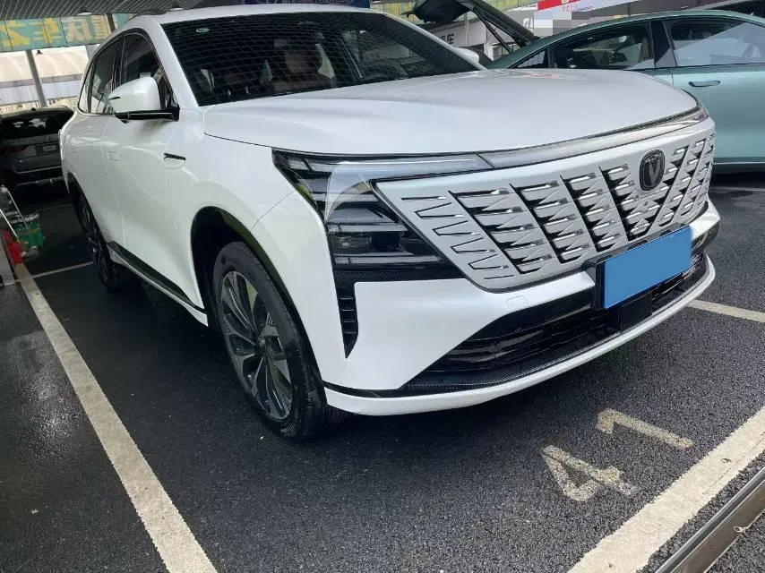 2025 ChangAn CS75 Plus 2.0T 233HP L4 8AT,autocango,china used car exporter,china ev exporter,chinese used car exporter,chinese used ev exporter