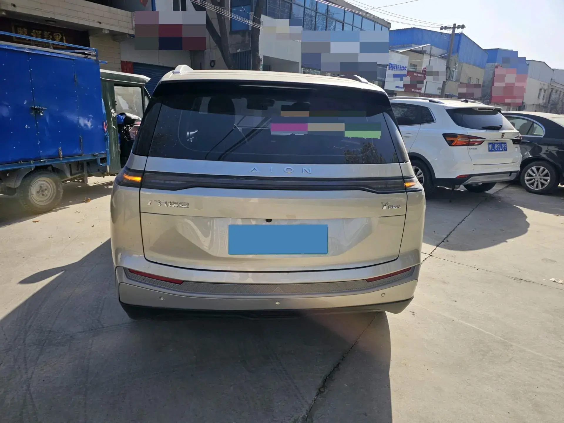 2023 AION Y thumbnail 2