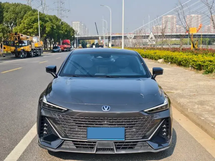 2022 CHANGAN UNI-V thumbnail 2