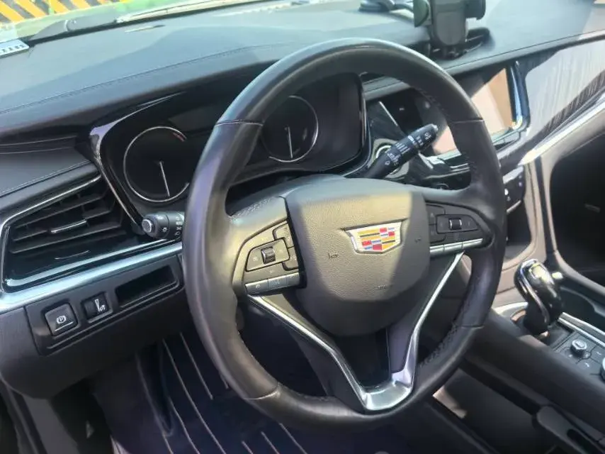 2022 CADILLAC XT6 thumbnail 3