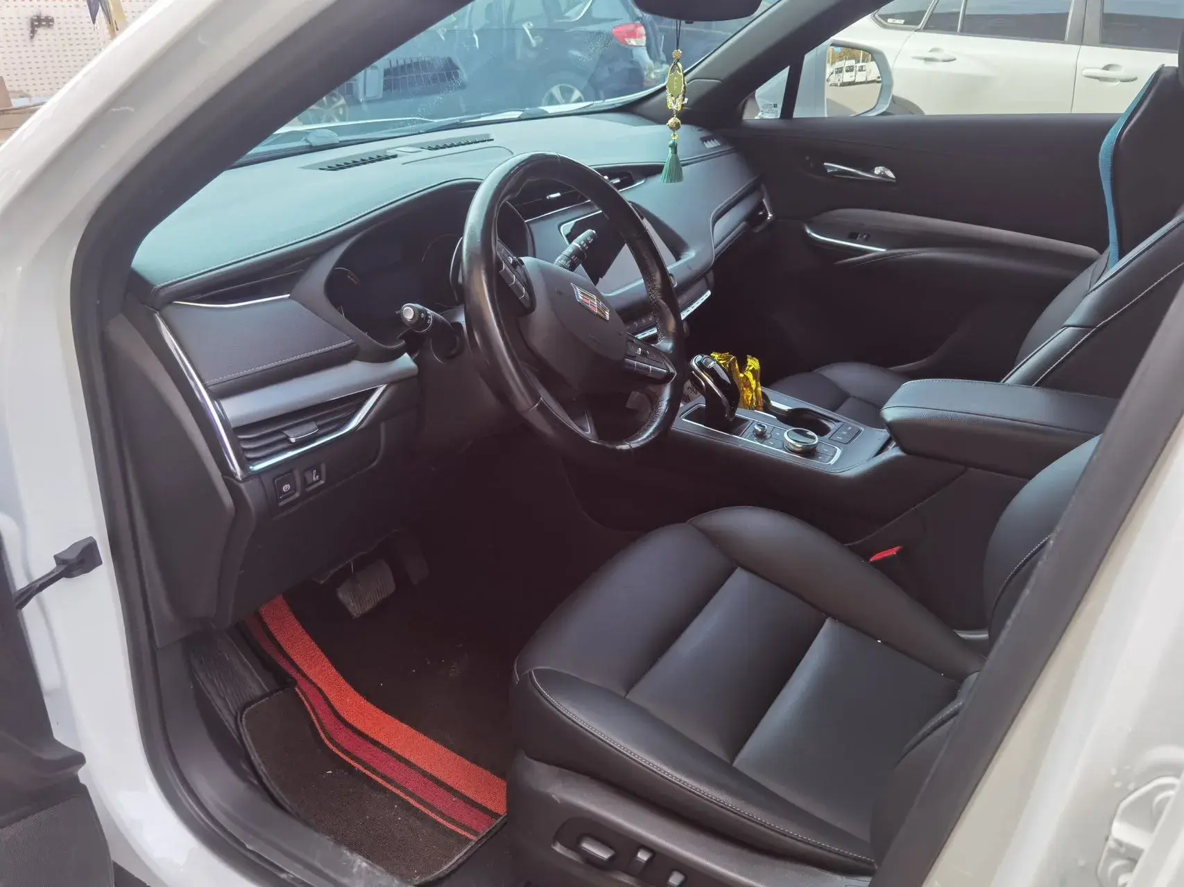 2020 CADILLAC XT4 thumbnail 4