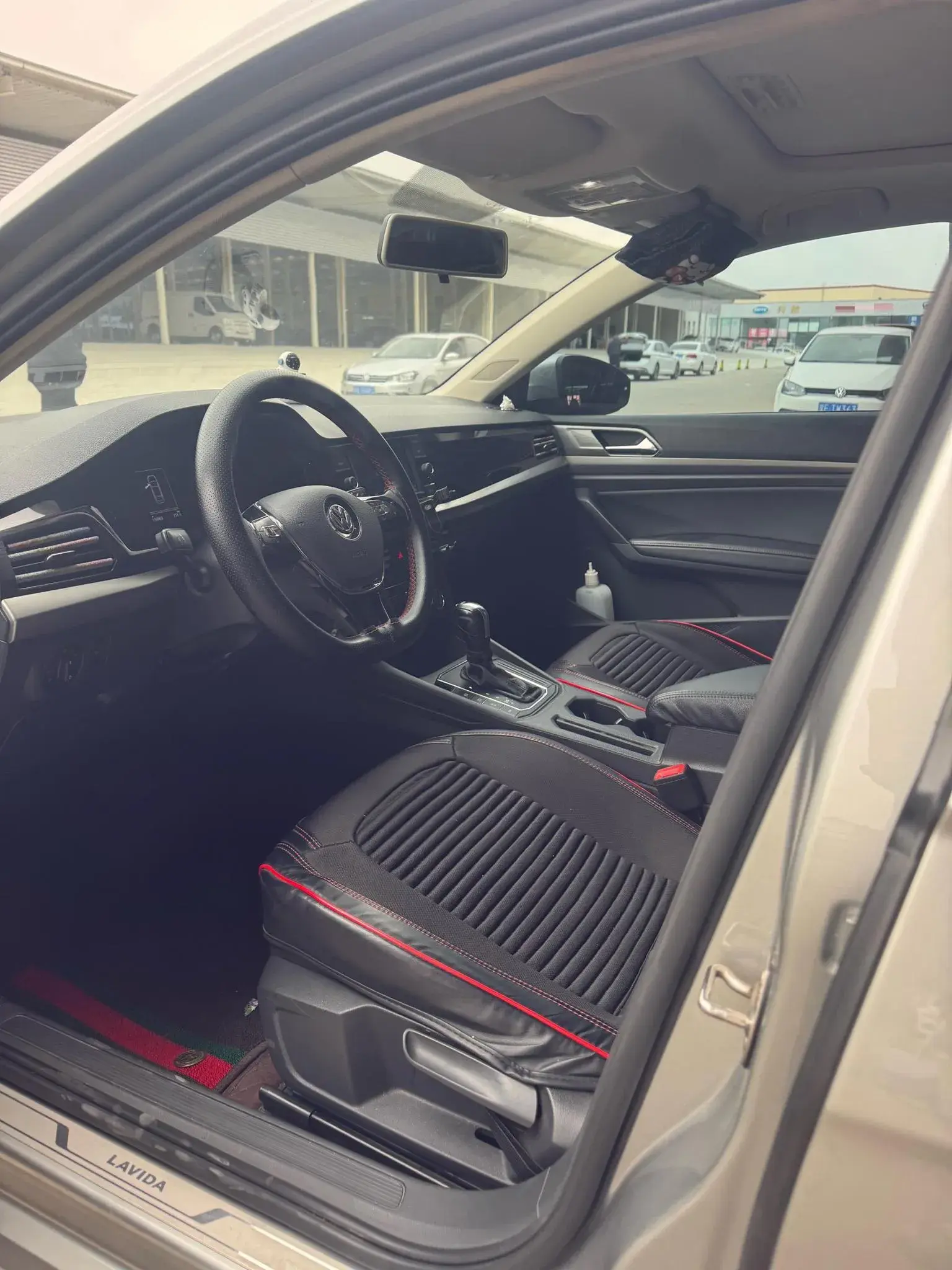 2019 VOLKSWAGEN LAVIDA thumbnail 3