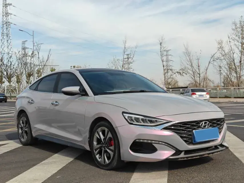 2019 HYUNDAI LA thumbnail 3
