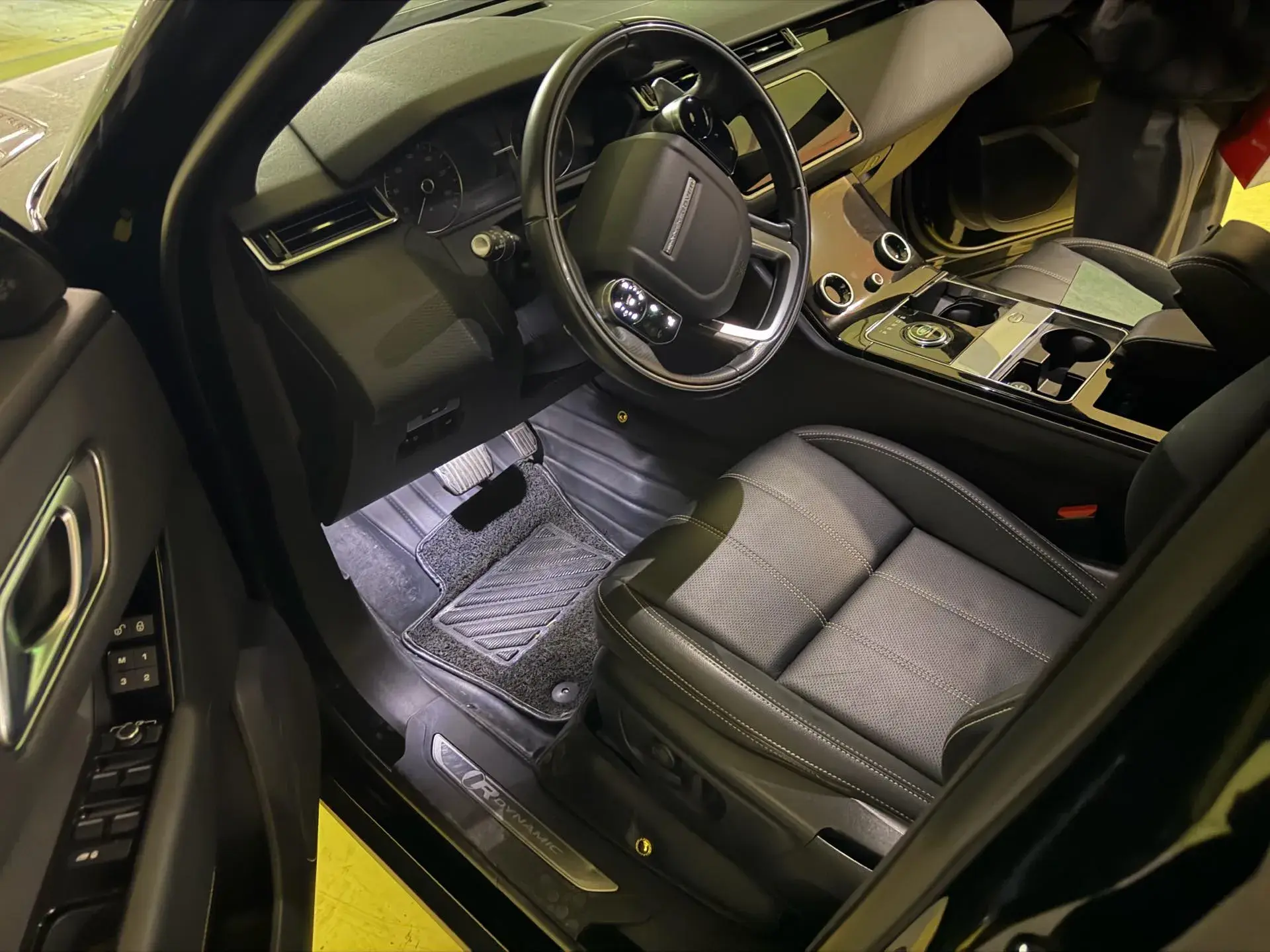 2020 LAND ROVER thumbnail 2