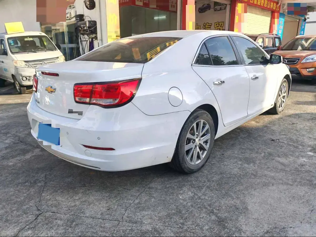 2018 CHEVROLET MALIBU thumbnail 3