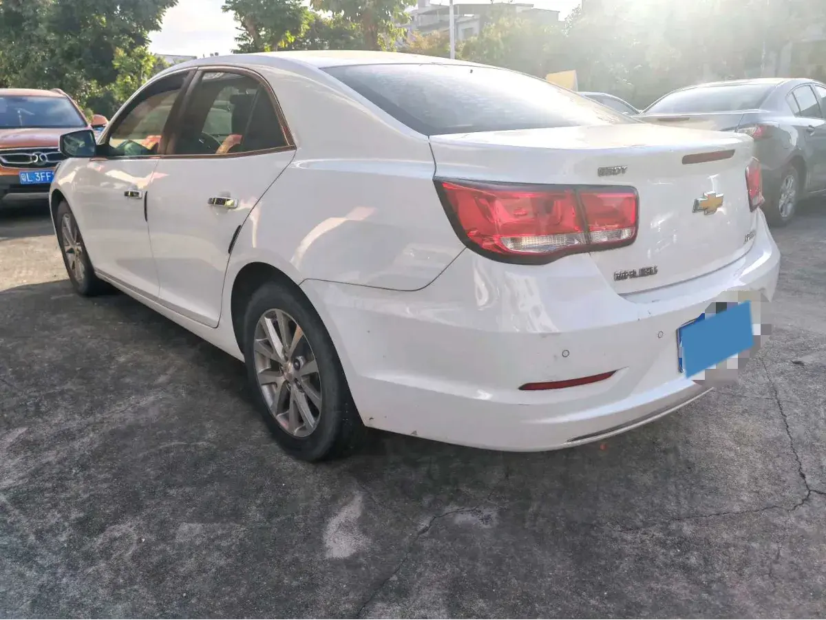 2018 CHEVROLET MALIBU thumbnail 4