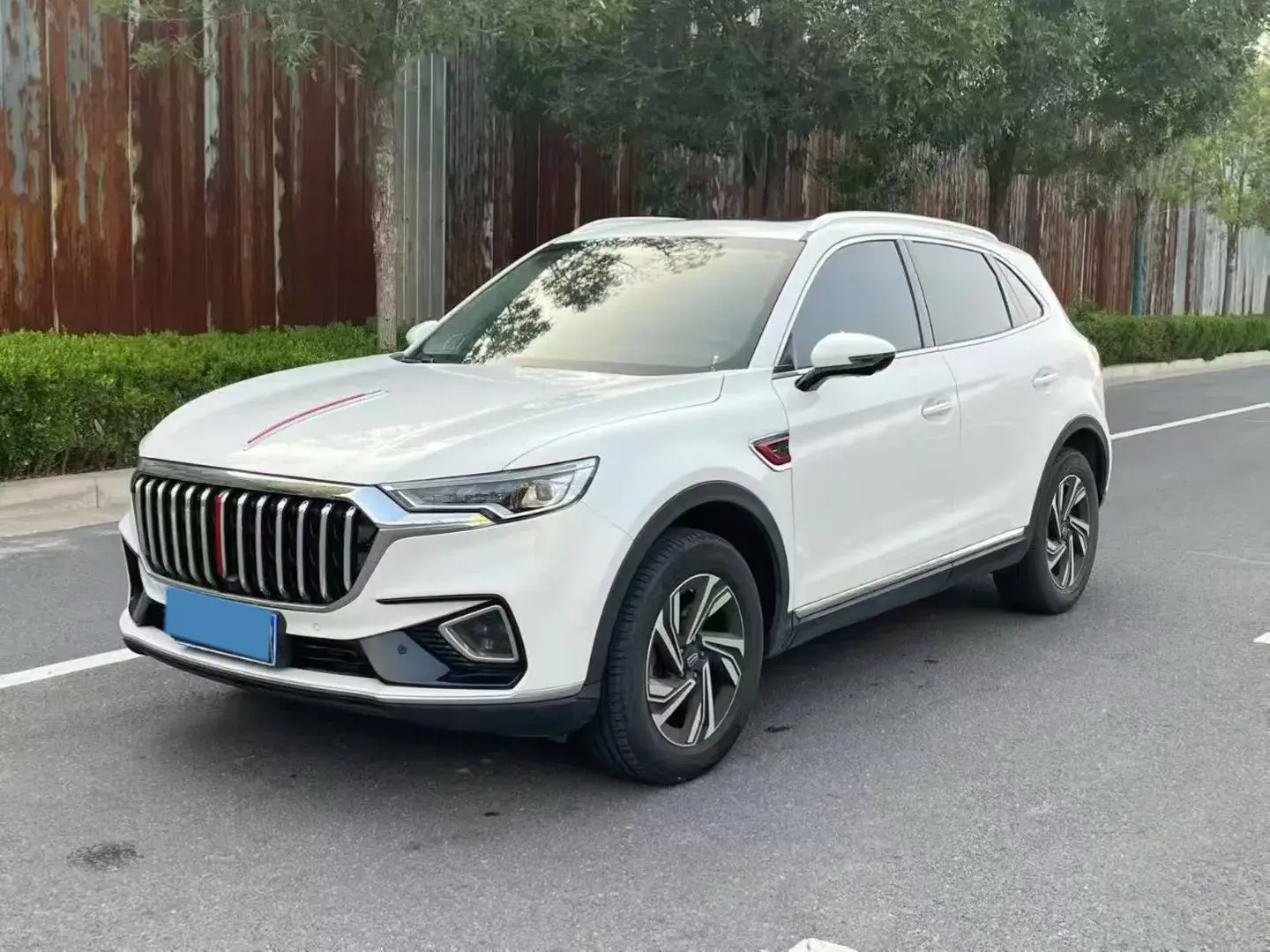 2022 HONGQI HS5 view 1