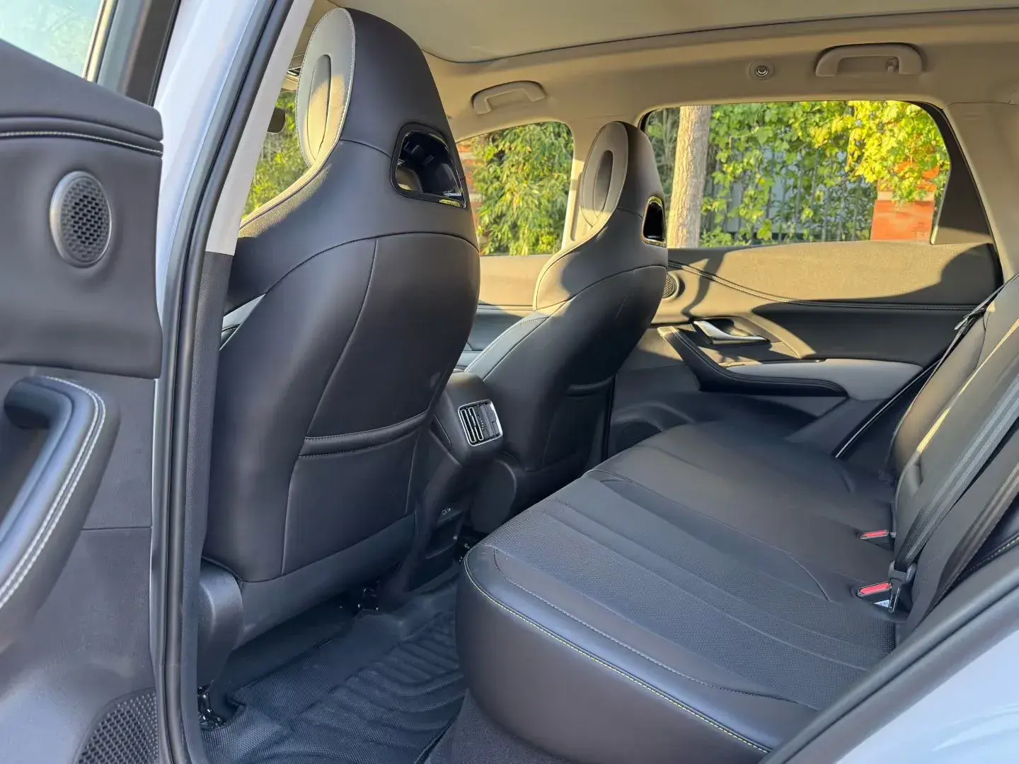 2025 BYD SEA thumbnail 4