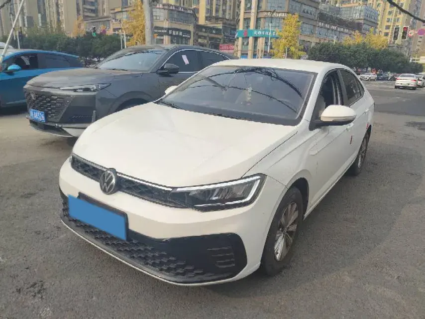 2025 VOLKSWAGEN LAVIDA view 1