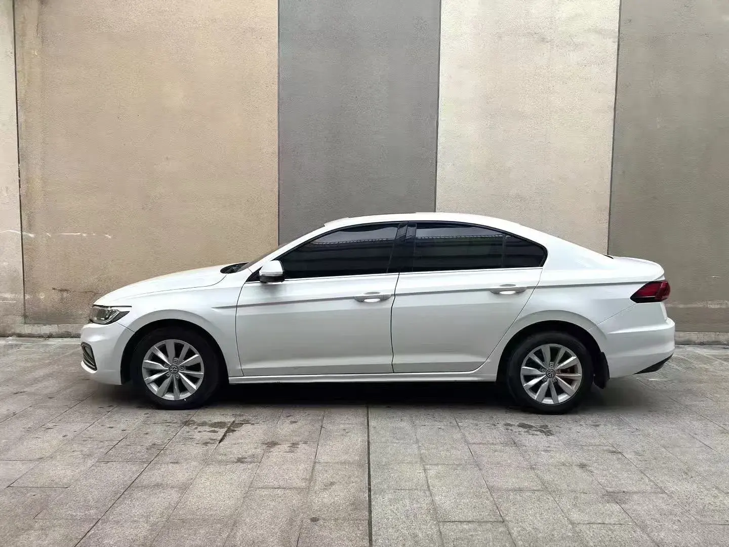 2019 VOLKSWAGEN BORA thumbnail 2