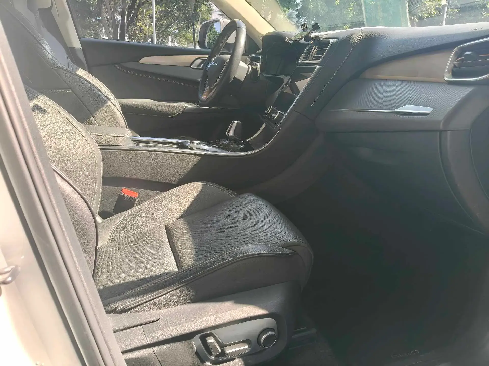 2019 LYNK&CO 01 thumbnail 4