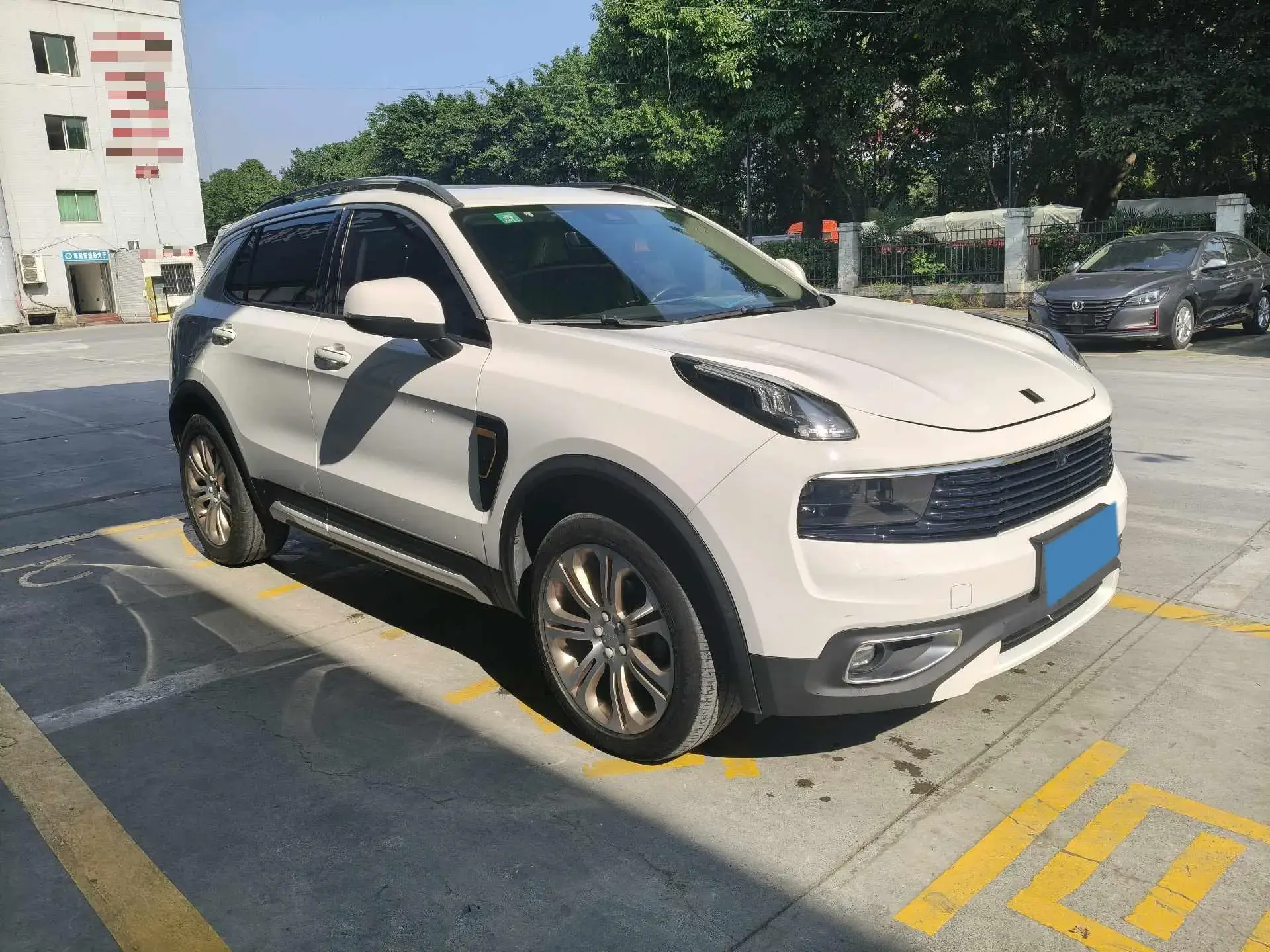 2019 LYNK&CO 01 thumbnail 3