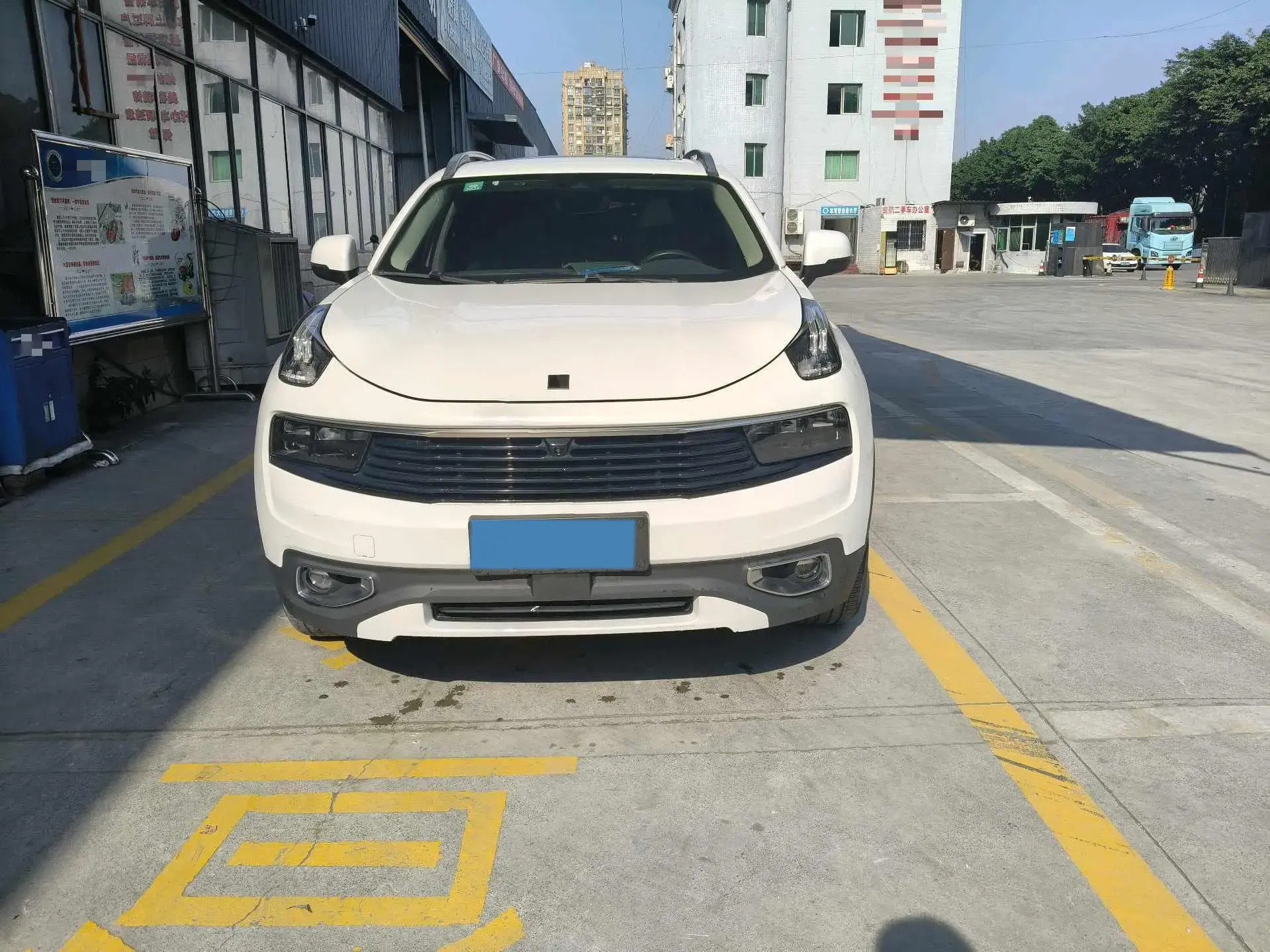 2019 LYNK&CO 01 thumbnail 2