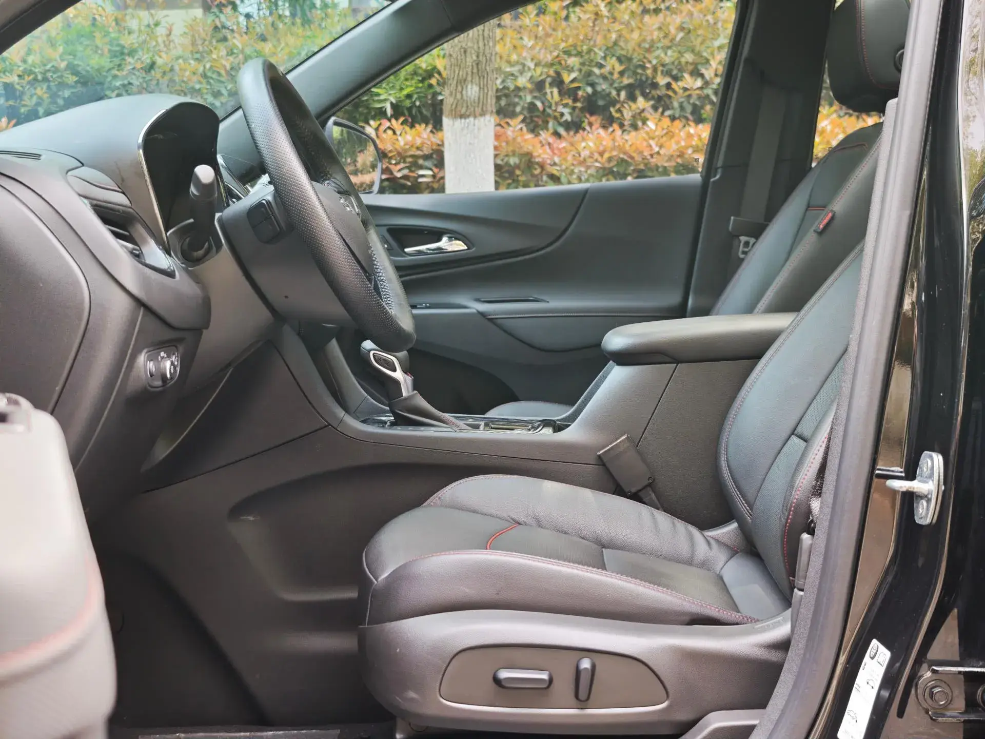 2021 CHEVROLET EQUINOX thumbnail 3