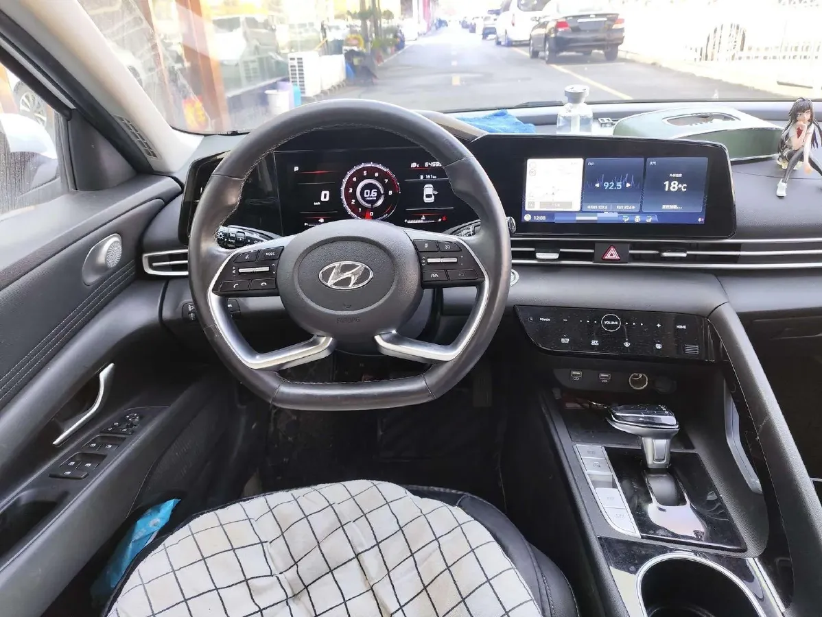 2021 Hyundai Elantra 1.5L 115HP L4 CVT,autocango,china used car exporter,china ev exporter,chinese used car exporter,chinese used ev exporter