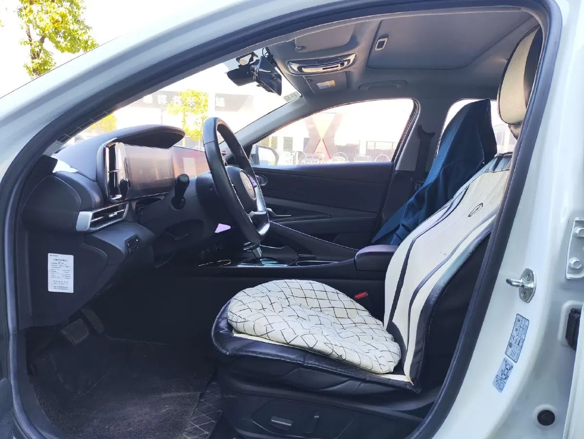 2021 Hyundai Elantra 1.5L 115HP L4 CVT,autocango,china used car exporter,china ev exporter,chinese used car exporter,chinese used ev exporter