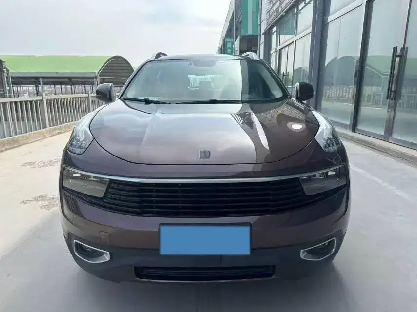 2017 LYNK&CO 01 thumbnail 2