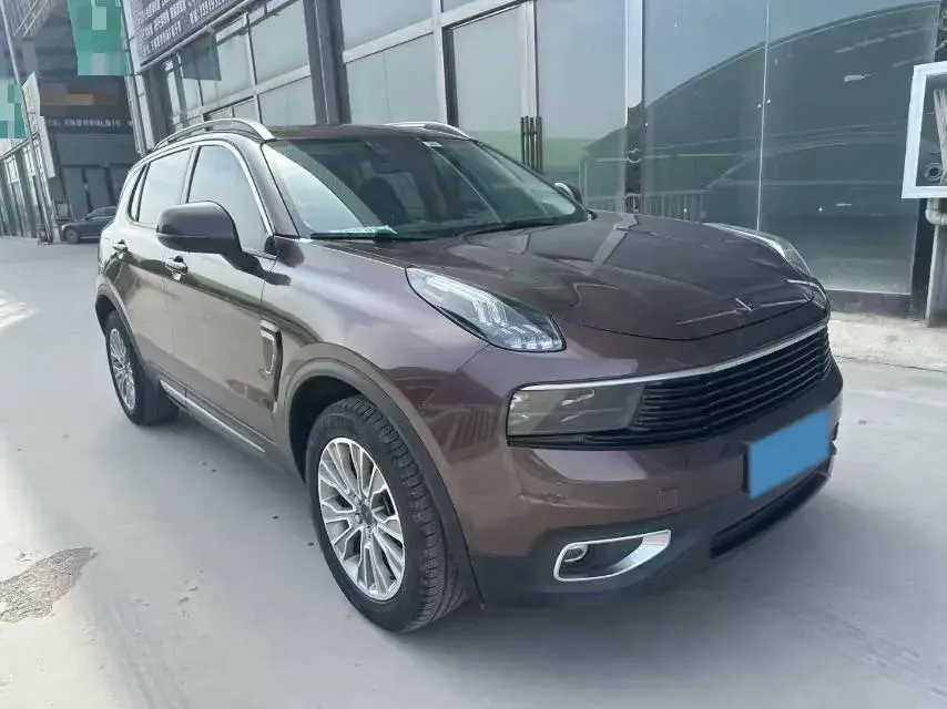 2017 LYNK&CO 01 thumbnail 3