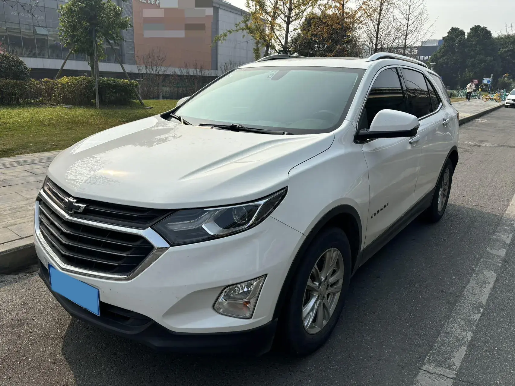 2018 CHEVROLET EQUINOX view 1