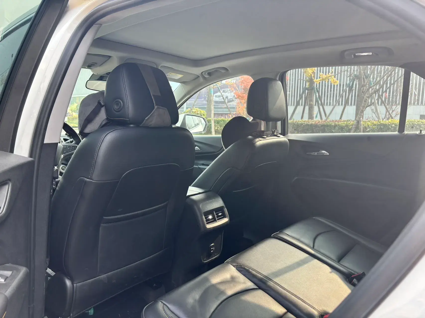 2018 CHEVROLET EQUINOX thumbnail 3