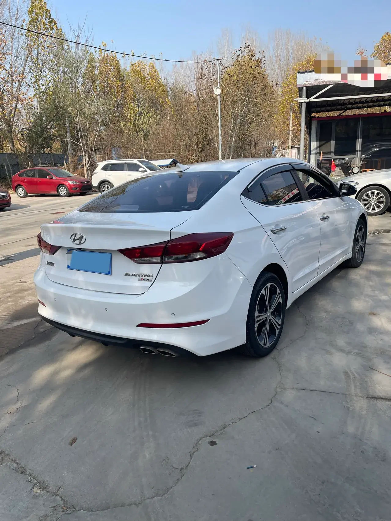 2018 HYUNDAI ELANTRA thumbnail 4