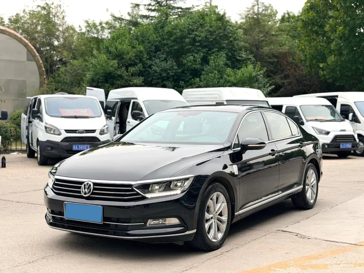 2019 VOLKSWAGEN MAGOTAN view 1